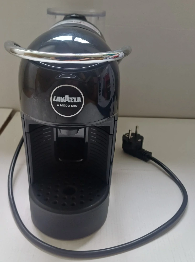Lavazza A Modo Mio Jolie Black – kapslový kávovar
