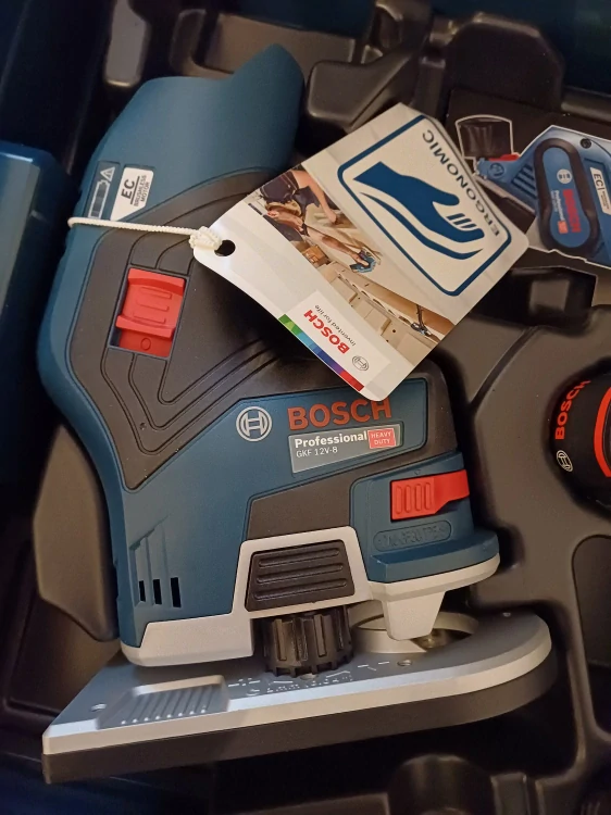 Bosch GKF 12V-8 Professional – aku ohraňovací frézka