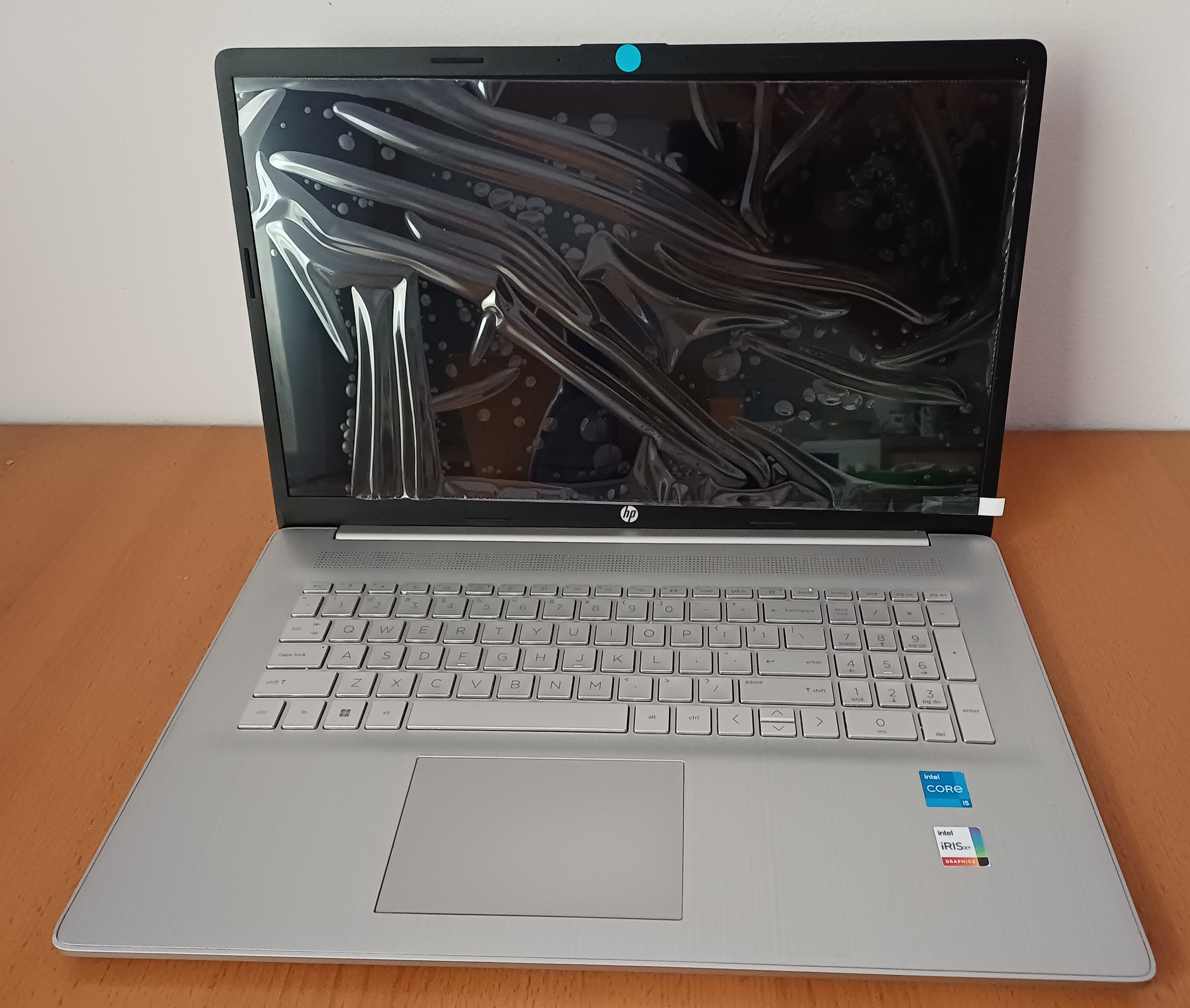 HP Laptop 17-cn2063cl 17,3" / Intel Core i5-1235U / 16GB / 1TB SSD / Intel Iris Xe / Windows 11