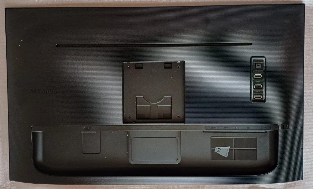 Samsung S27A600UUU – 27" QHD IPS USB-C HUB  Profesionální monitor 