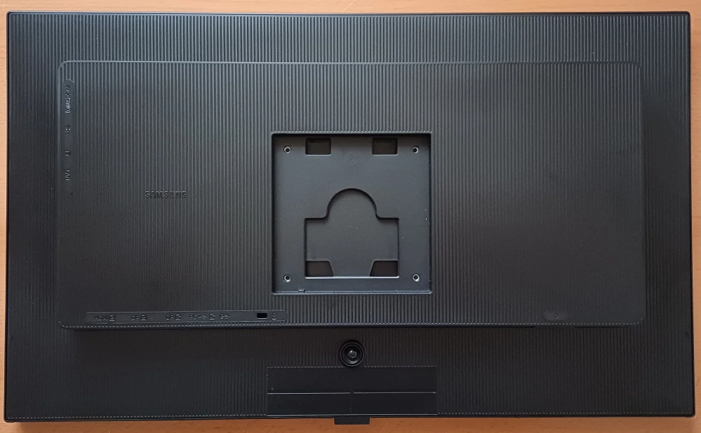 Samsung ViewFinity S6 – S24D600UAU – 24" QHD IPS / 100 Hz  USB-C HUB Profesionální monitor 