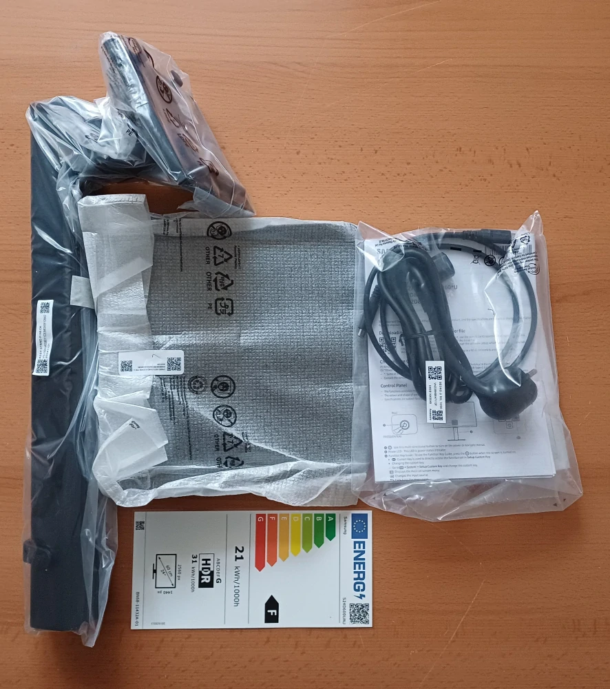 Samsung ViewFinity S6 – S24D600UAU – 24" QHD IPS / 100 Hz  USB-C HUB Profesionální monitor 