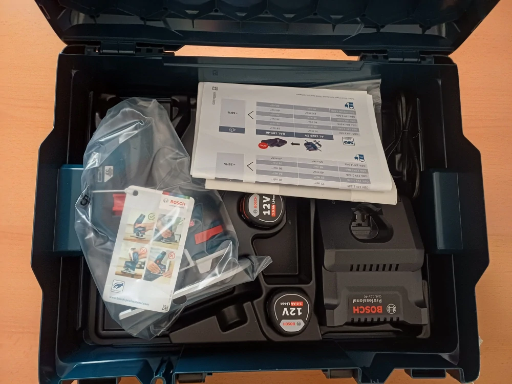 Bosch GKF 12V-8 Professional – aku ohraňovací frézka