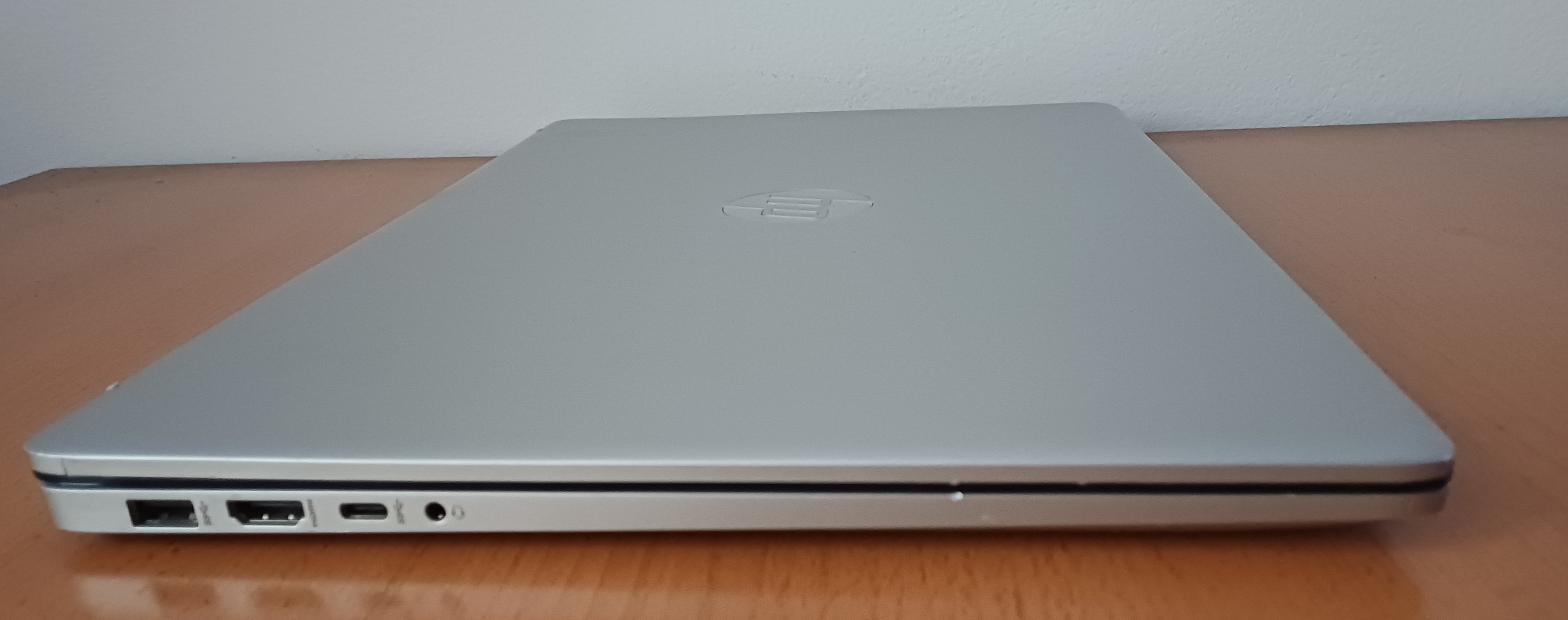 HP Laptop 17-cn2063cl 17,3" / Intel Core i5-1235U / 16GB / 1TB SSD / Intel Iris Xe / Windows 11