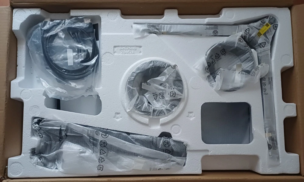 Samsung Odyssey Neo G7 S32BG750NP – 32" 4K Mini-LED herní monitor